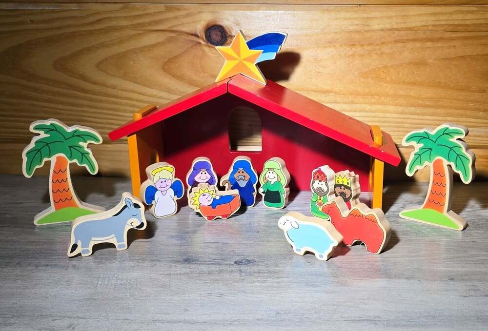 Wooden Child’s Nativity 18 Pieces Play Set